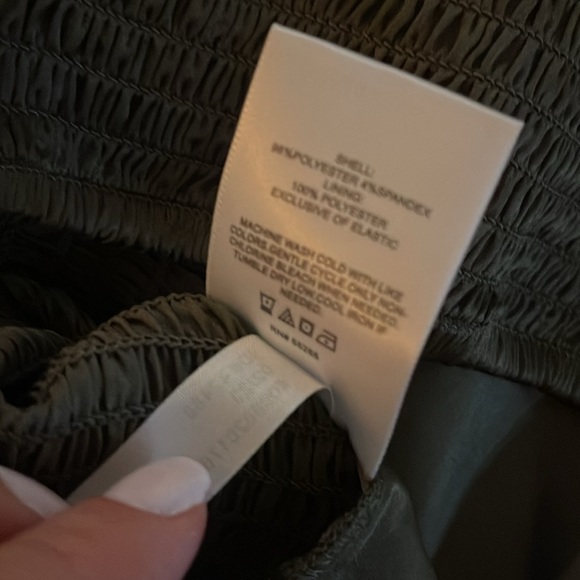 Express Olive Green satin puff sleeve crop top- large- nwt - Picture 7 of 8